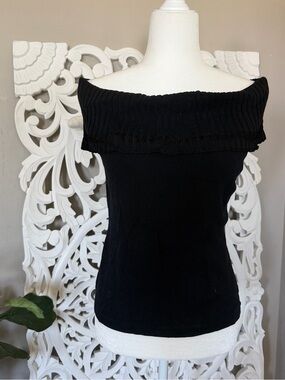 St. John Sport Off-Shoulder Black Knit Top Wool Blend Ruffle Sleeveless Small